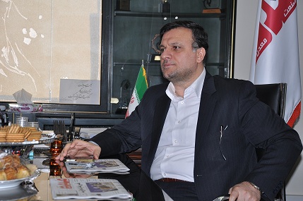 دریافت نشان عالی کیفیت توسط مدیر عامل شرکت احداث صنعت ایران