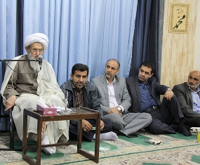دیدار کارگران مازنی با نماینده ولی فقیه در استان