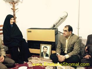 دیدار وزیر بهداشت با خانواده شهید لقمانی از شهدای رسانه در مازندران