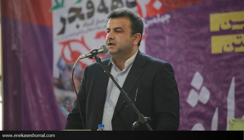 برای حل مشکلات کشور دنبال قهرمان نباشیم